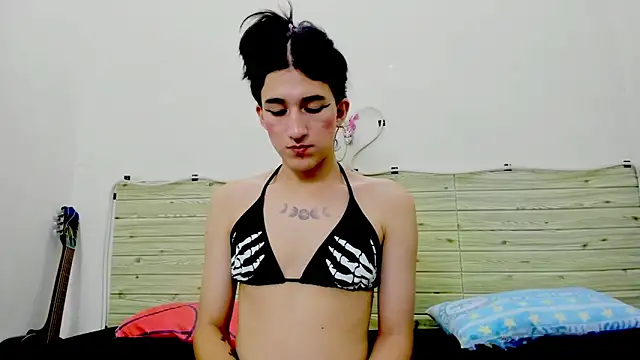 Evil Queen13 online show from 12.13.25