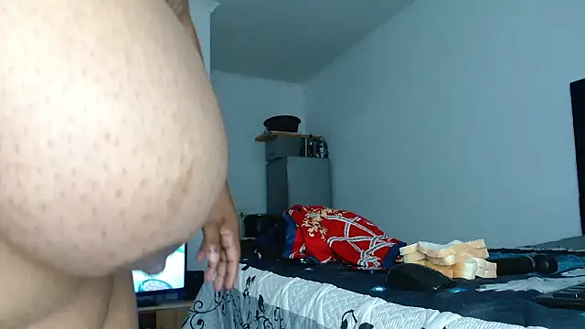 Hugetittiesxx2 online show from 01.19.26