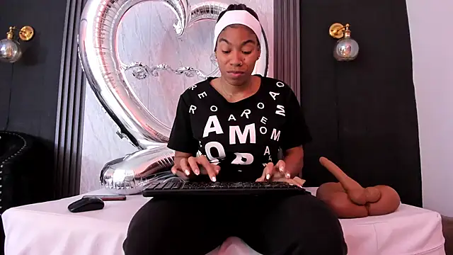 Snapshot of YummyDuooo chatting on 04.19.26 YummyDuooo online show from 04.19.26