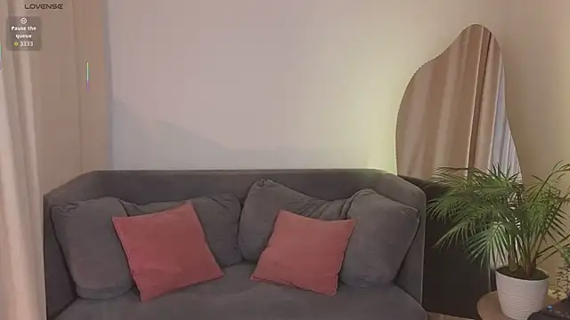 Curly Moon online show from 03.03.26