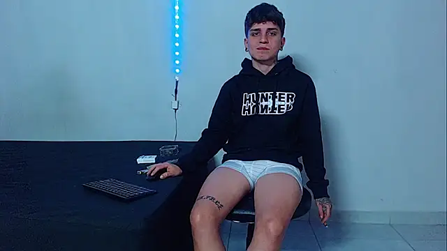 Snapshot of mikecoper_23 chatting on 11.14.25 mikecoper 23 online show from 11.14.25