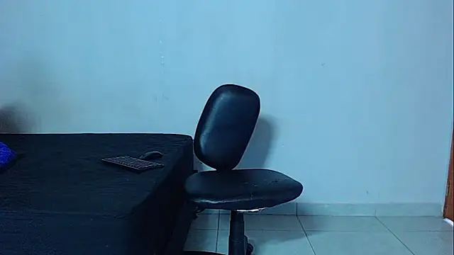 Snapshot of mikecoper_23 chatting on 02.01.26 mikecoper 23 online show from 02.01.26