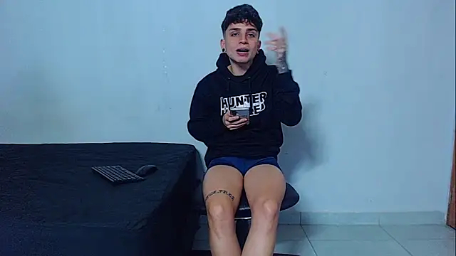 Snapshot of mikecoper_23 chatting on 02.06.26 mikecoper 23 online show from 02.06.26