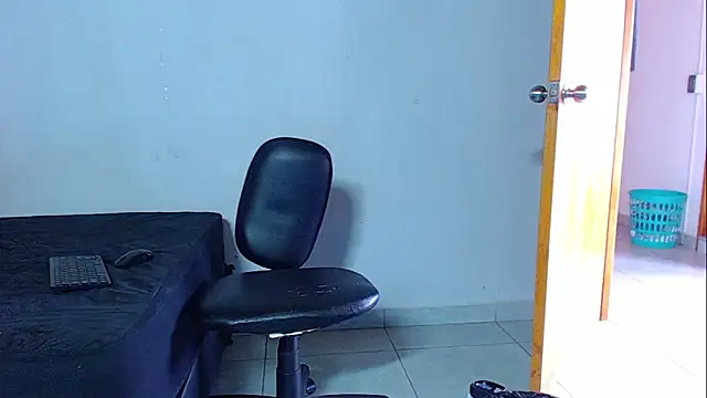 Snapshot of mikecoper_23 chatting on 02.18.26 mikecoper 23 online show from 02.18.26