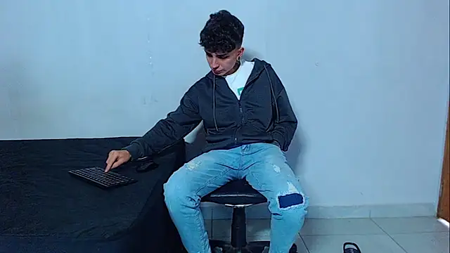 Snapshot of mikecoper_23 chatting on 02.25.26 mikecoper 23 online show from 02.25.26