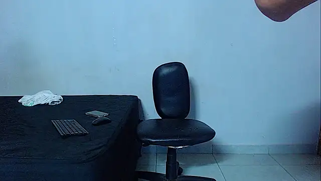 Snapshot of mikecoper_23 chatting on 02.26.26 mikecoper 23 online show from 02.26.26