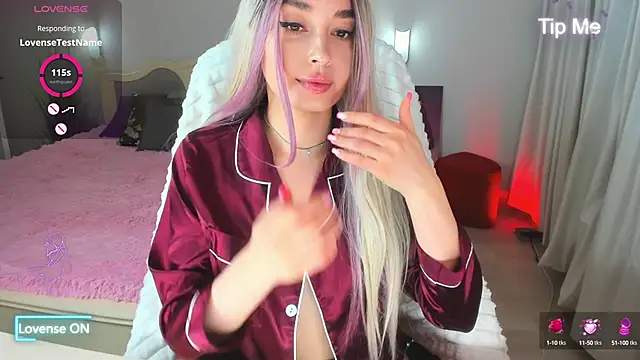 Snapshot of Miss_Elia chatting on 01.29.25 Miss Elia online show from 01.29.25