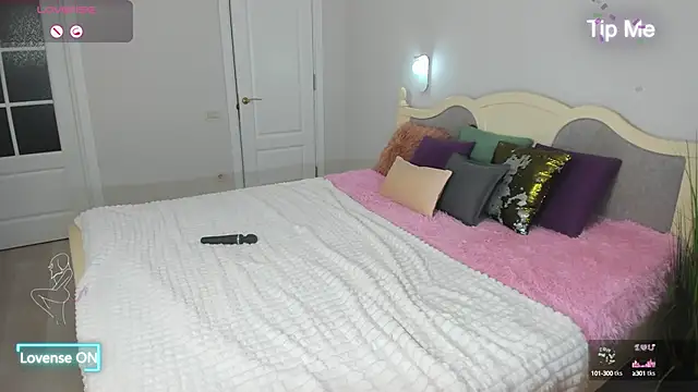 Snapshot of Miss_Elia chatting on 02.22.25 Miss Elia online show from 02.22.25