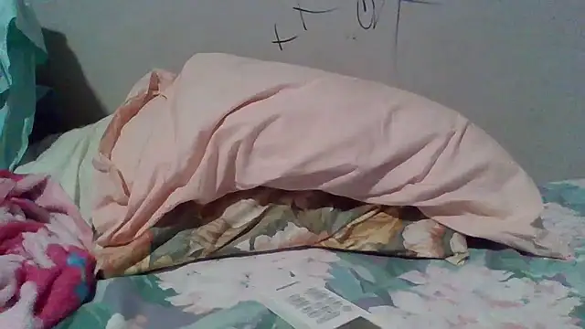 Snapshot of Whiper2024 chatting on 09.30.25 Whiper2024 online show from 09.30.25