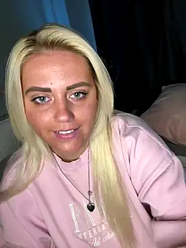 Blondiee3088 online show from 10.29.25