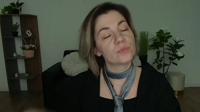 MariaSttone online show from 12.10.24