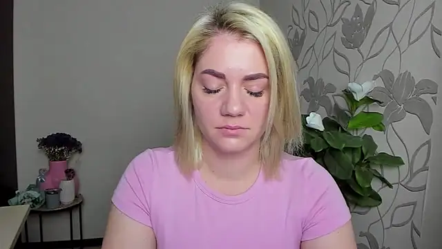 MariaSttone online show from 11.03.25