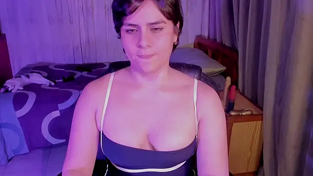 Snapshot of isabelacooperr chatting on 05.15.26 isabelacooperr online show from 05.15.26