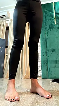 Snapshot of FeetVibe chatting on 07.25.26 FeetVibe online show from 07.25.26