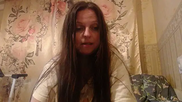 Snapshot of CatMelissa chatting on 04.19.26 CatMelissa online show from 04.19.26
