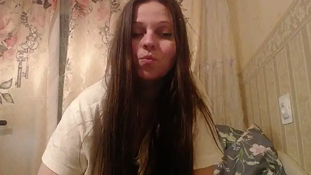 Snapshot of CatMelissa chatting on 04.20.26 CatMelissa online show from 04.20.26