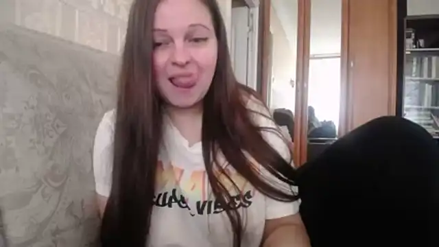 Snapshot of CatMelissa chatting on 04.29.26 CatMelissa online show from 04.29.26