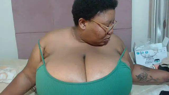 DAIRYBELLELIZxx online show from 12.13.24