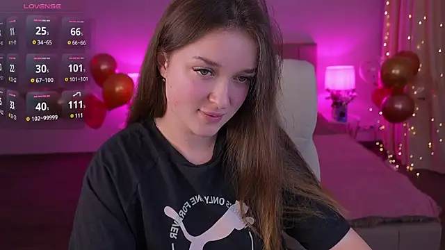 Snapshot of DonnaLustt chatting on 02.13.25 DonnaLustt online show from 02.13.25