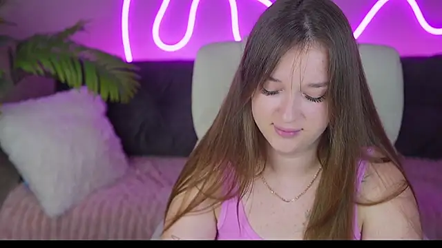 Snapshot of DonnaLustt chatting on 09.18.25 DonnaLustt online show from 09.18.25