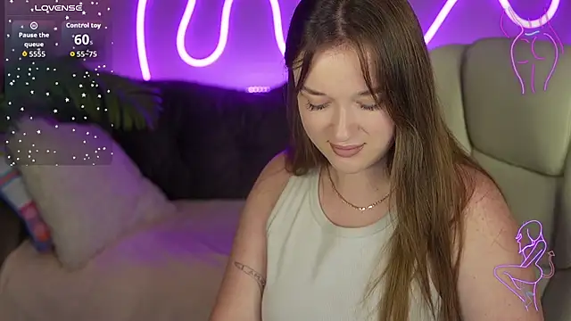 Snapshot of DonnaLustt chatting on 10.11.25 DonnaLustt online show from 10.11.25