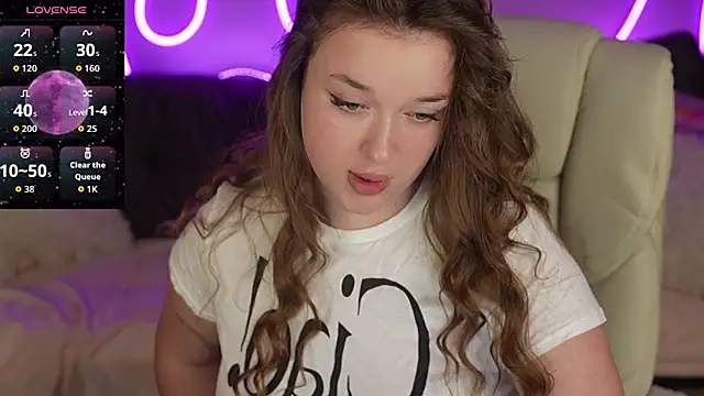 Snapshot of DonnaLustt chatting on 11.14.25 DonnaLustt online show from 11.14.25