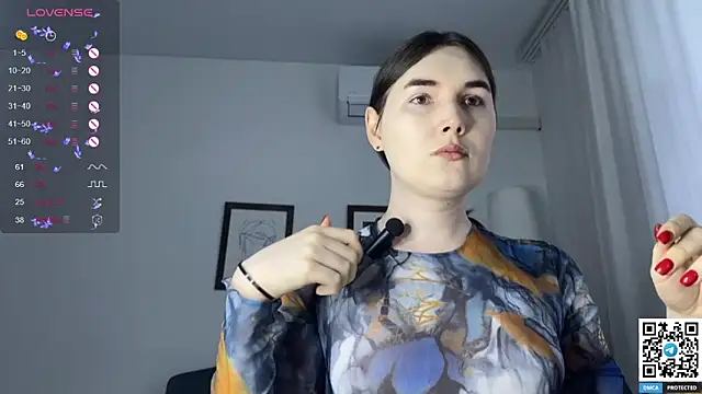 Maria Bowie online show from 03.06.25