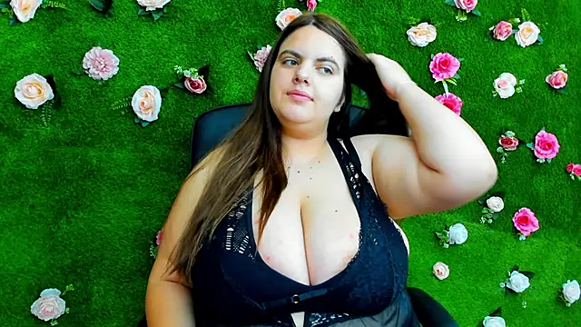 Huge Titties  online show from 01.09.25