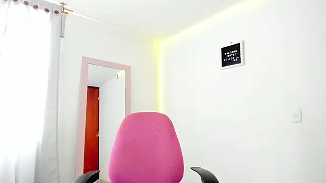 Anniie grey online show from 12.18.24