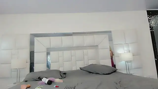 Snapshot of Gabyqueen70 chatting on 01.16.25 Gabyqueen70 online show from 01.16.25