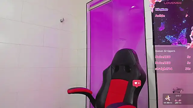 Snapshot of Gabyqueen70 chatting on 01.21.25 Gabyqueen70 online show from 01.21.25