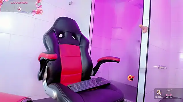 Snapshot of Gabyqueen70 chatting on 01.25.25 Gabyqueen70 online show from 01.25.25