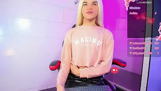 Snapshot of Gabyqueen70 chatting on 01.26.25 Gabyqueen70 online show from 01.26.25