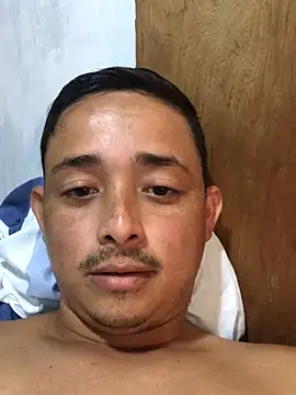 isacalejandroo online show from 12.26.24