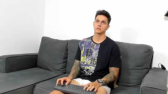 Snapshot of JeanBroc chatting on 09.28.25 JeanBroc online show from 09.28.25