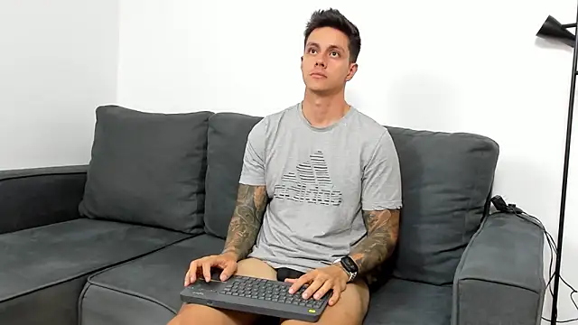 Snapshot of JeanBroc chatting on 10.04.25 JeanBroc online show from 10.04.25