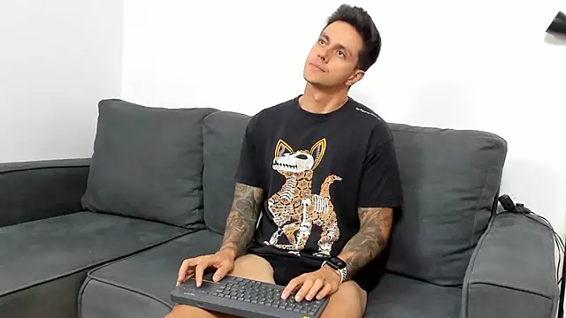 Snapshot of JeanBroc chatting on 10.10.25 JeanBroc online show from 10.10.25