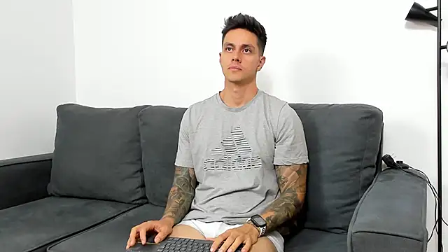 Snapshot of JeanBroc chatting on 10.20.25 JeanBroc online show from 10.20.25