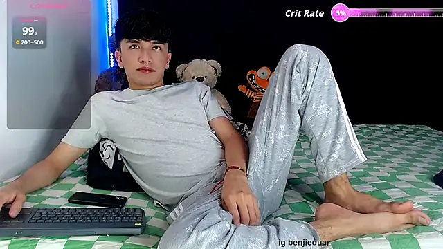 Snapshot of benji_hoter chatting on 02.01.26 benji hoter online show from 02.01.26