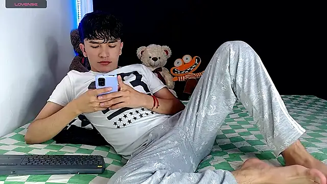 Snapshot of benji_hoter chatting on 02.02.26 benji hoter online show from 02.02.26