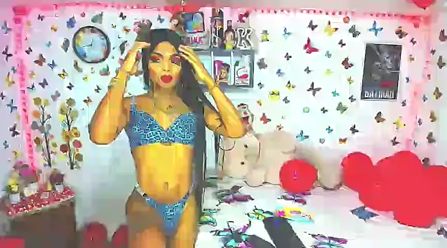 Snapshot of marianaoficial249701 chatting on 02.15.25 marianaoficial249701 online show from 02.15.25