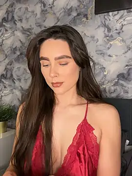 EmmaRosalie online show from 02.08.25