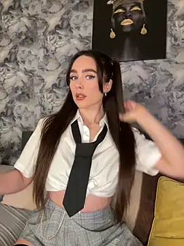 EmmaRosalie online show from 02.26.25