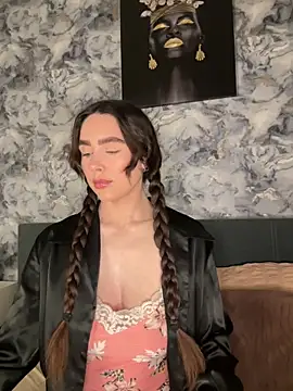 EmmaRosalie online show from 03.14.25