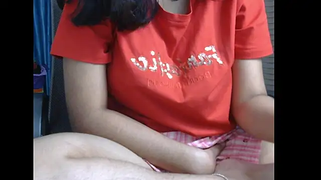 Snapshot of AngelLiza69 chatting on 10.24.25 AngelLiza69 online show from 10.24.25