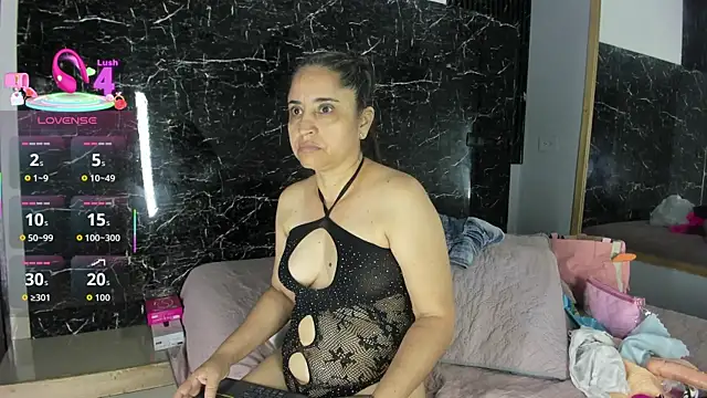 Yaya    11 online show from 12.14.25