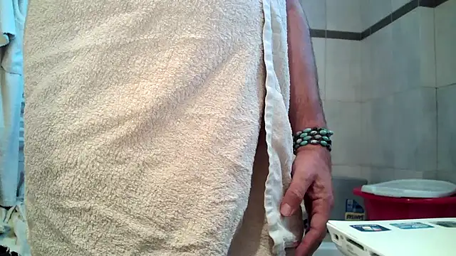 Snapshot of Kalia_Cross chatting on 10.10.25 Kalia Cross online show from 10.10.25