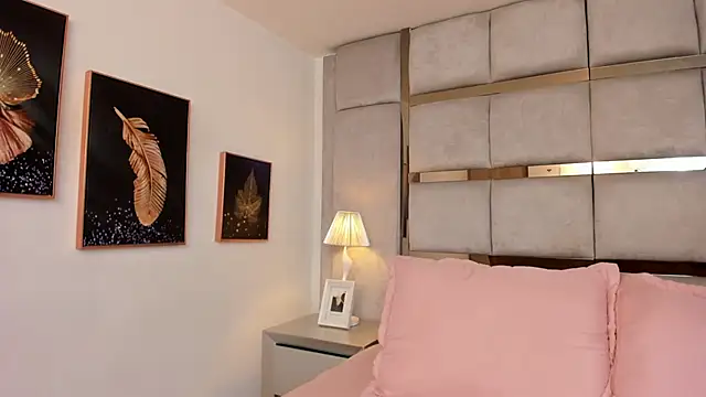 AmbarJensen online show from 09.25.25