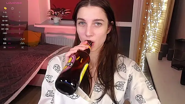 Abigail Wills online show from 02.12.25