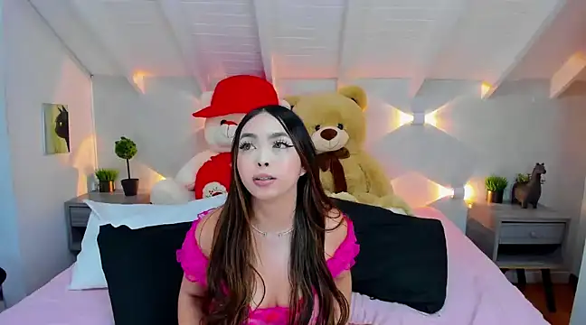 Snapshot of ChloeHarris chatting on 12.30.24 ChloeHarris online show from 12.30.24